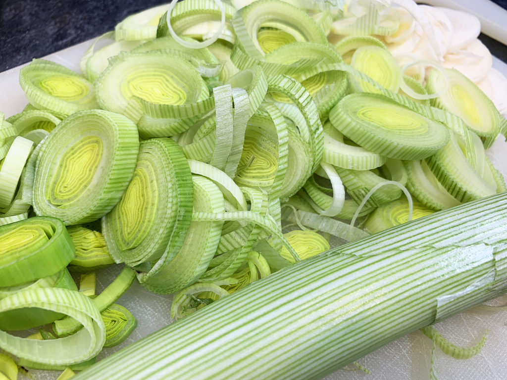 thinly sliced leeks