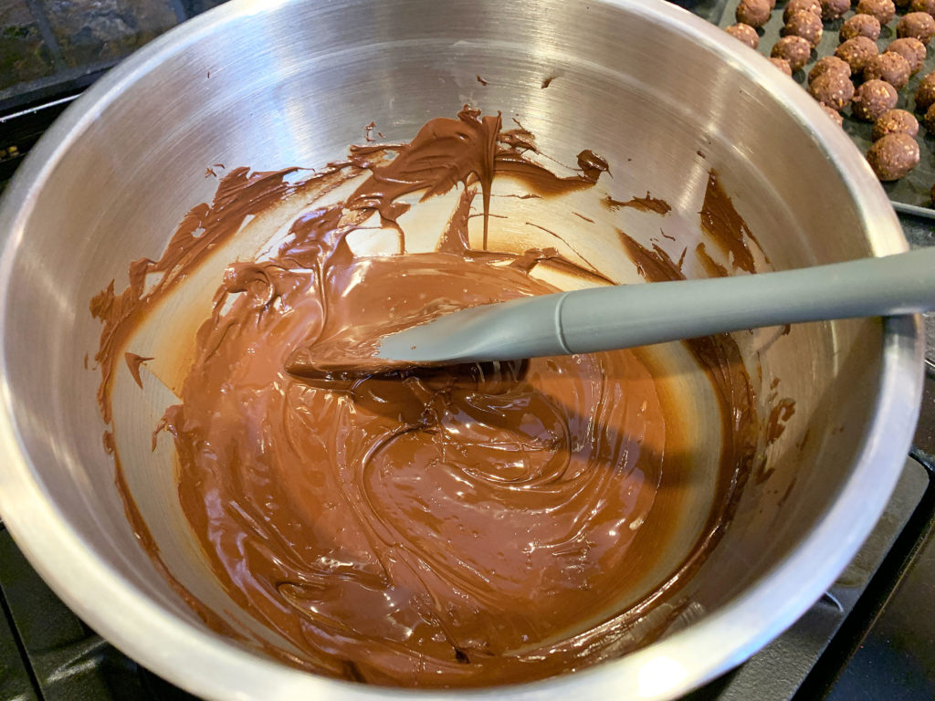 bowl of melted chocolate