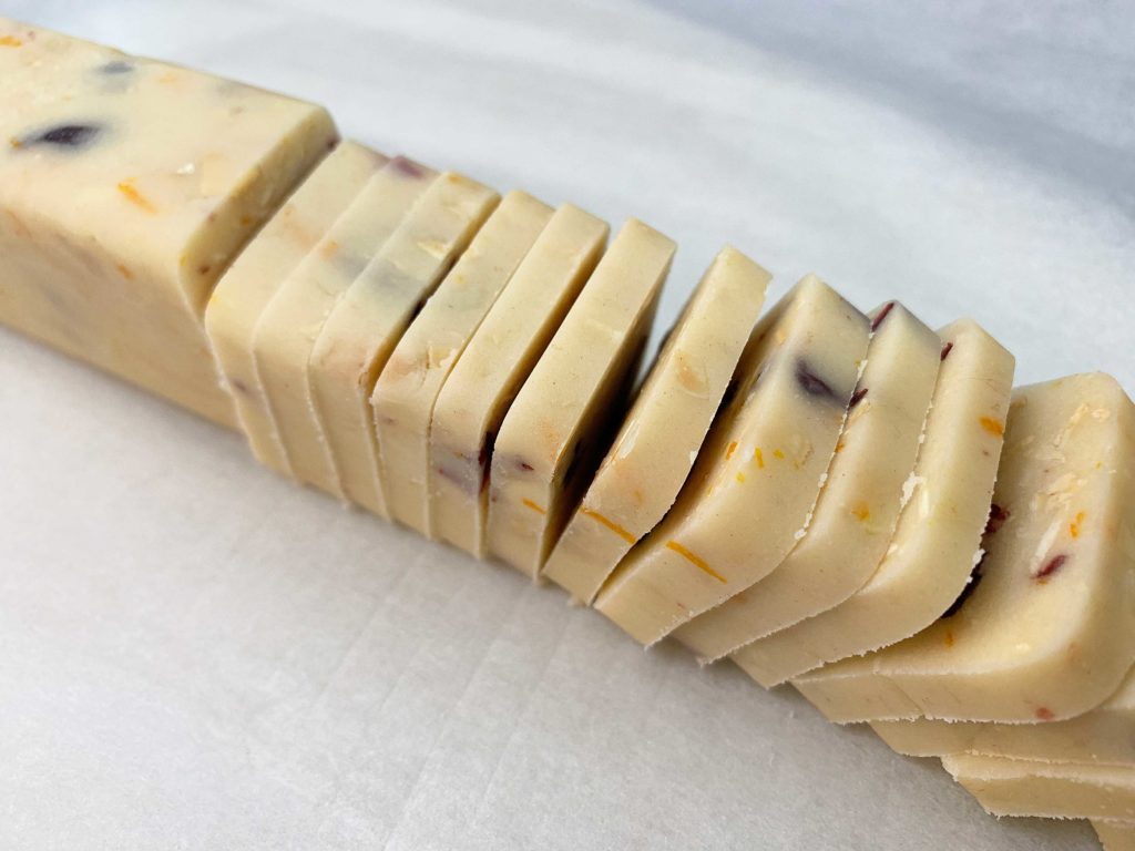 dough log, cut into slices