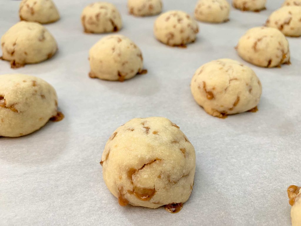 a tray of fresh baked cookies