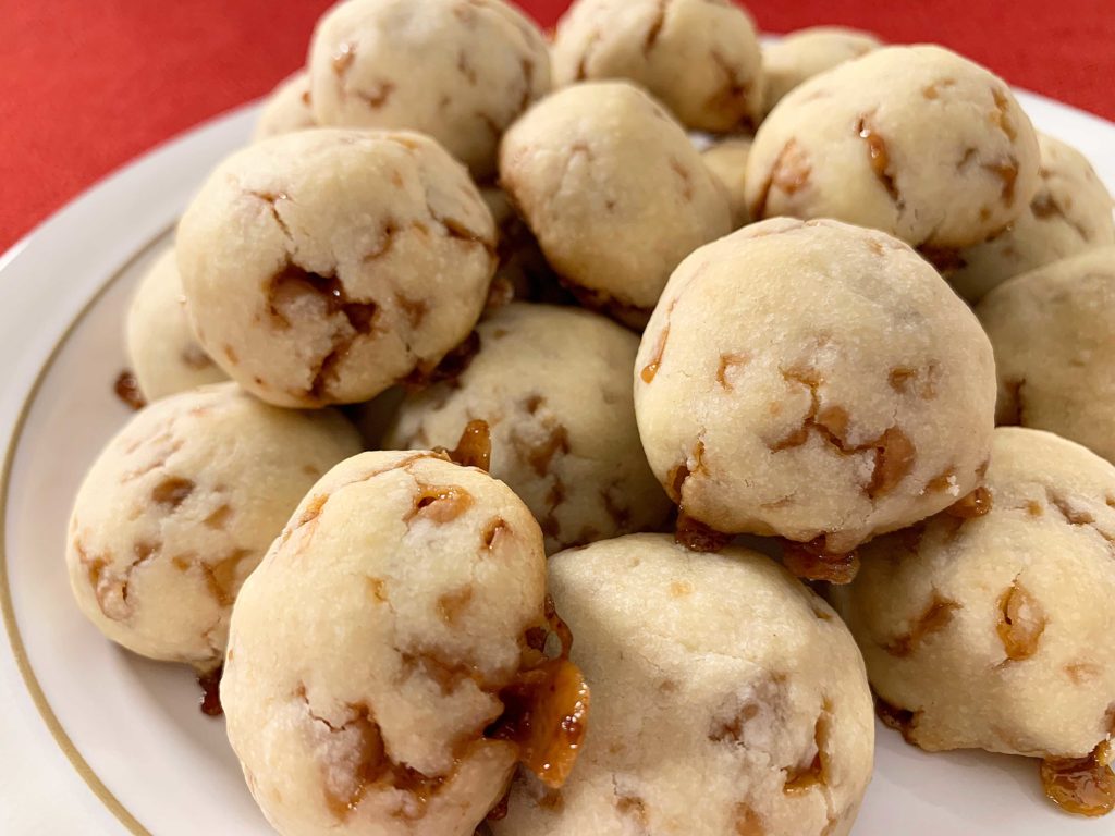 a pile of toffee shortbread cookies