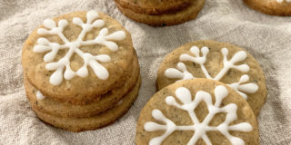 pile of iced chai snowflake cookies